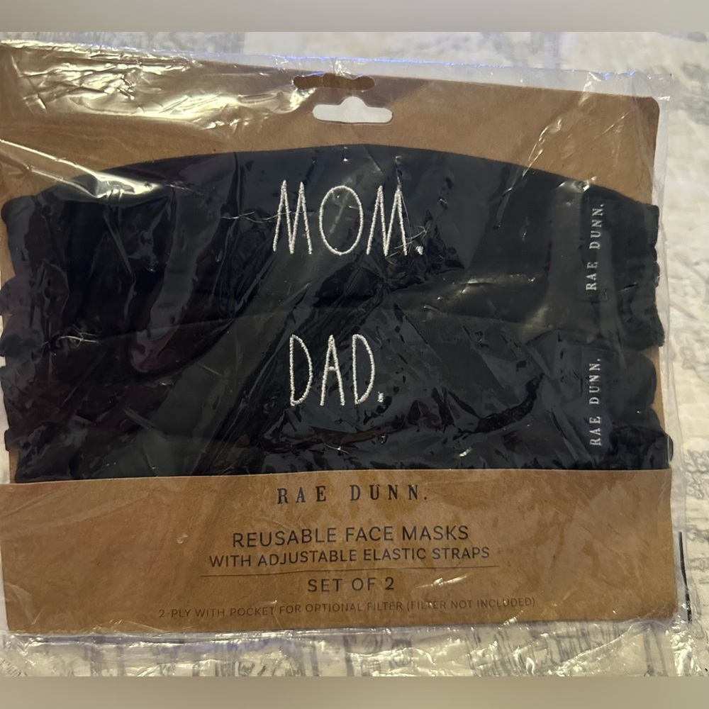 RAE DUNN Mom & Dad Face mask new in packaging - Picture 2 of 6